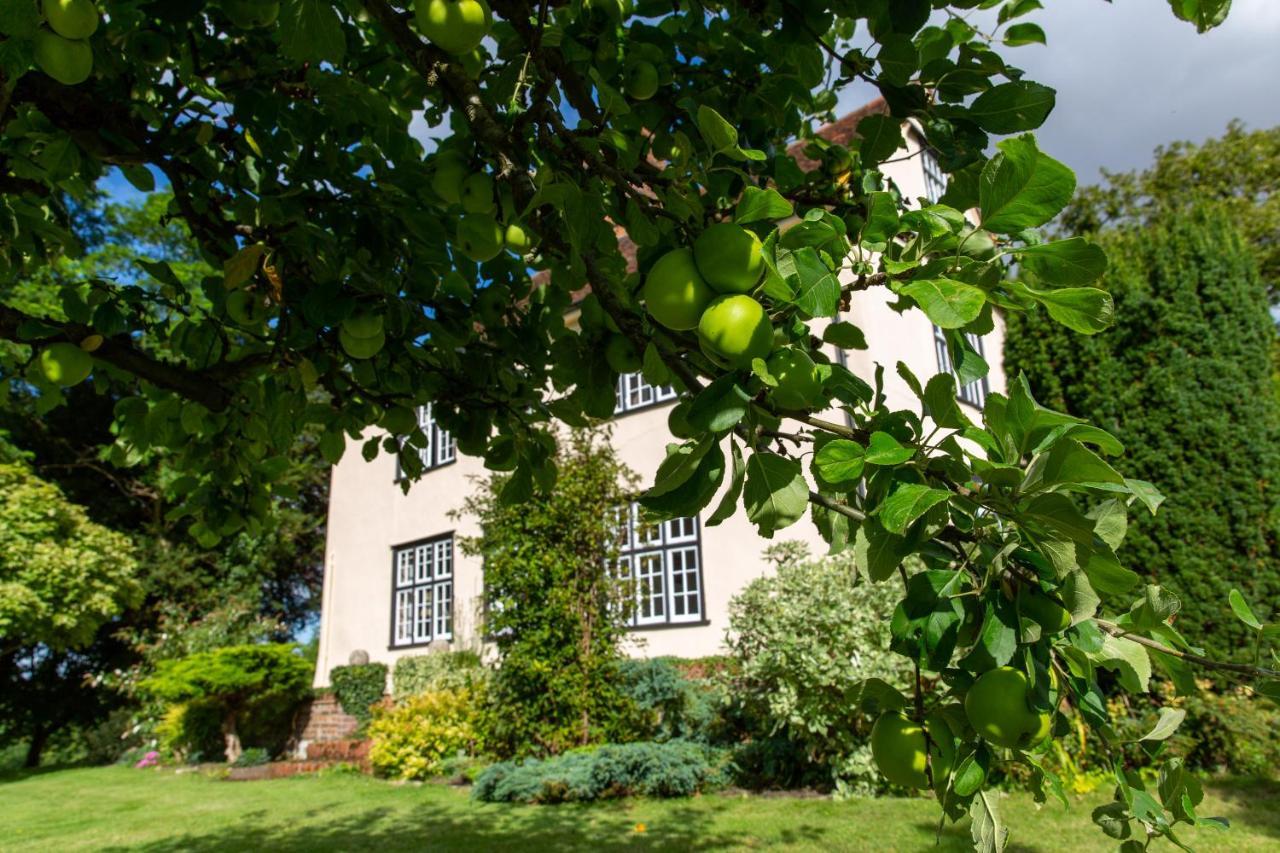 Pounce Hall -Stunning Historic Home In Rural Essex แซฟฟรอนวอลเดน ภายนอก รูปภาพ