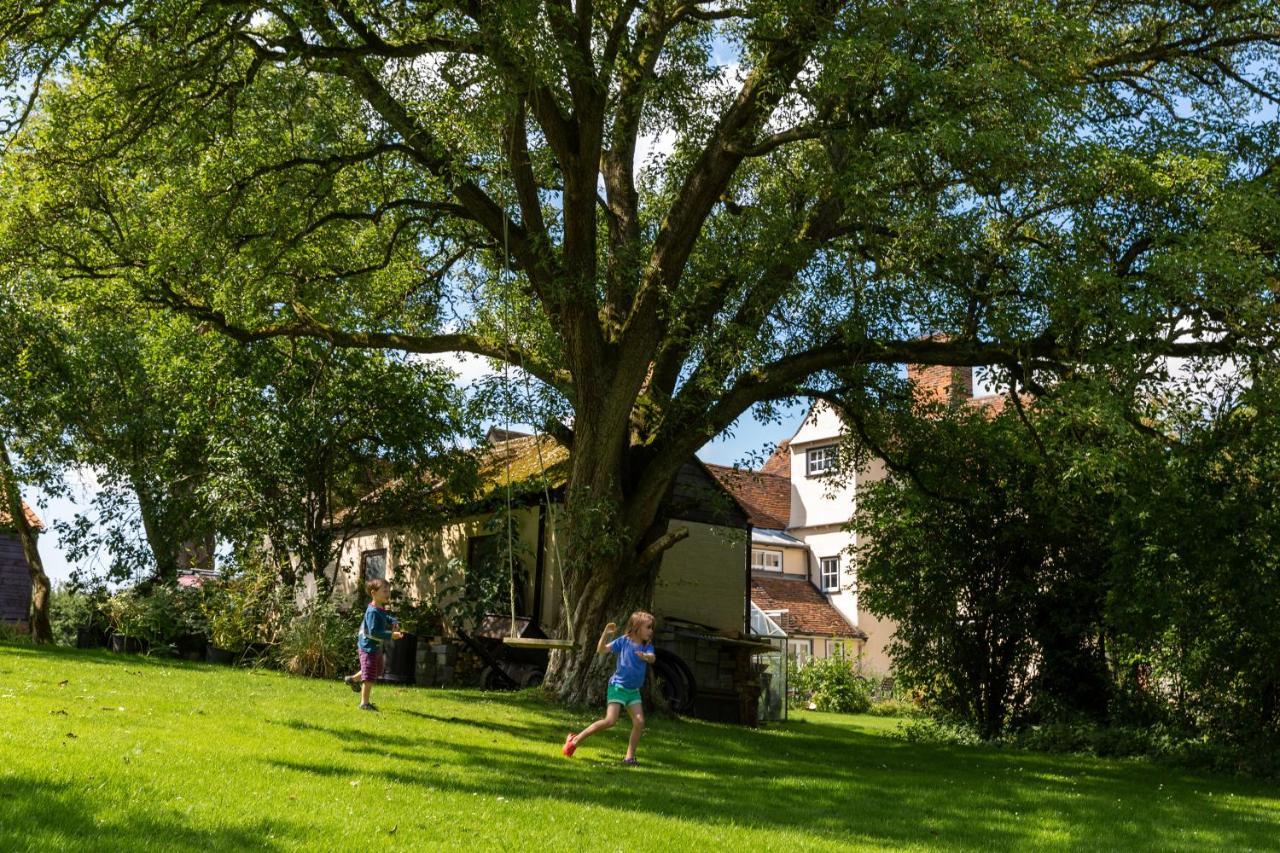 Pounce Hall -Stunning Historic Home In Rural Essex แซฟฟรอนวอลเดน ภายนอก รูปภาพ