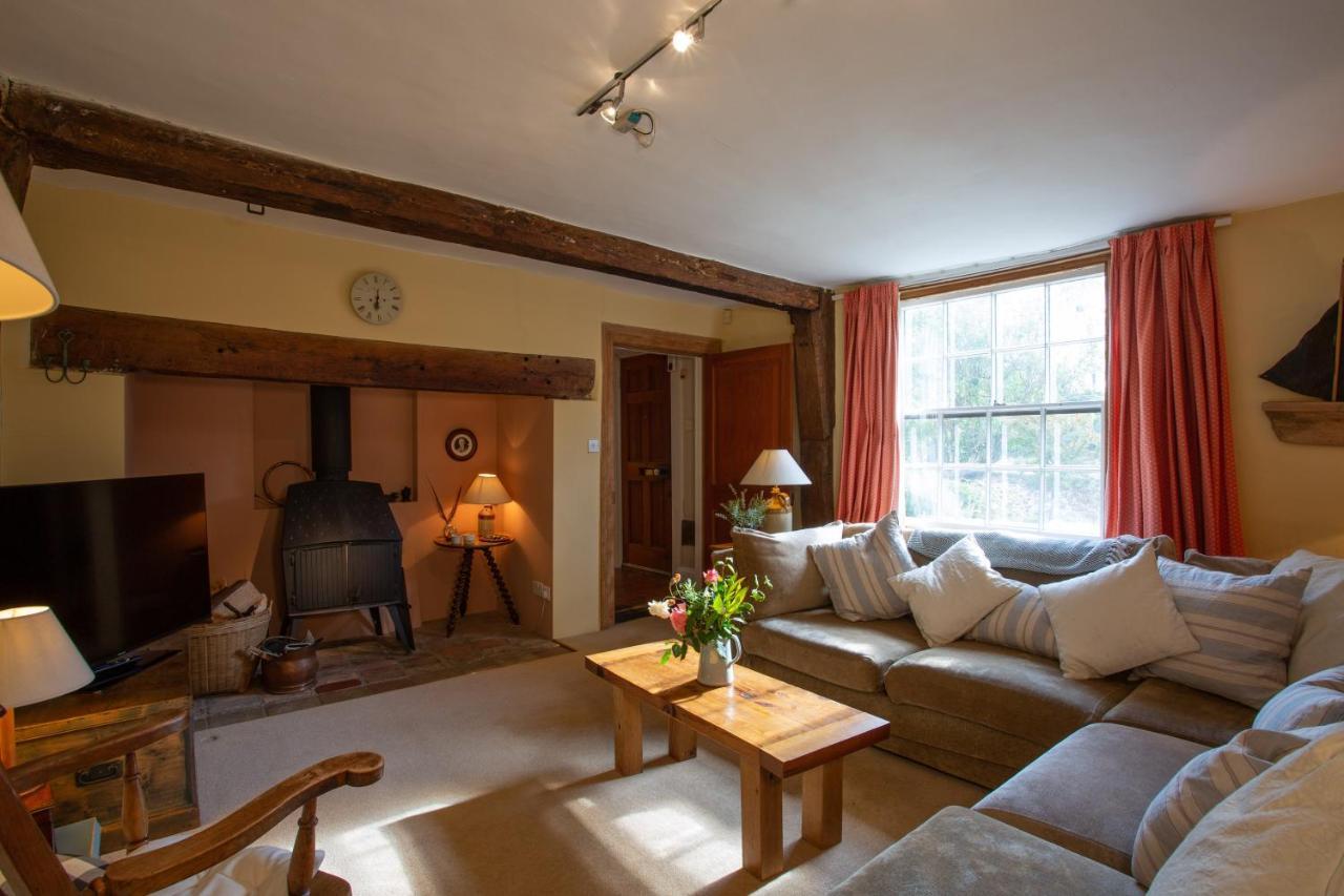 Pounce Hall -Stunning Historic Home In Rural Essex แซฟฟรอนวอลเดน ภายนอก รูปภาพ
