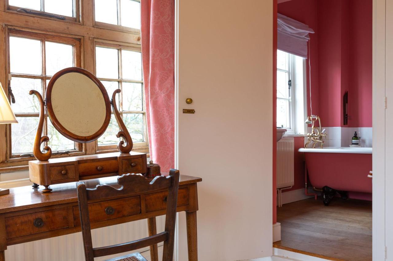 Pounce Hall -Stunning Historic Home In Rural Essex แซฟฟรอนวอลเดน ภายนอก รูปภาพ