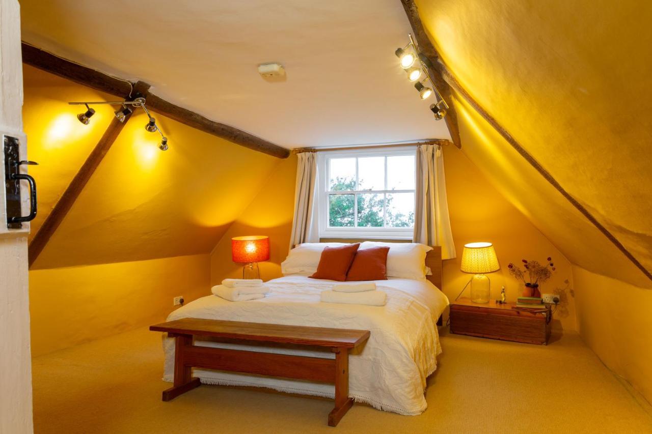 Pounce Hall -Stunning Historic Home In Rural Essex แซฟฟรอนวอลเดน ภายนอก รูปภาพ
