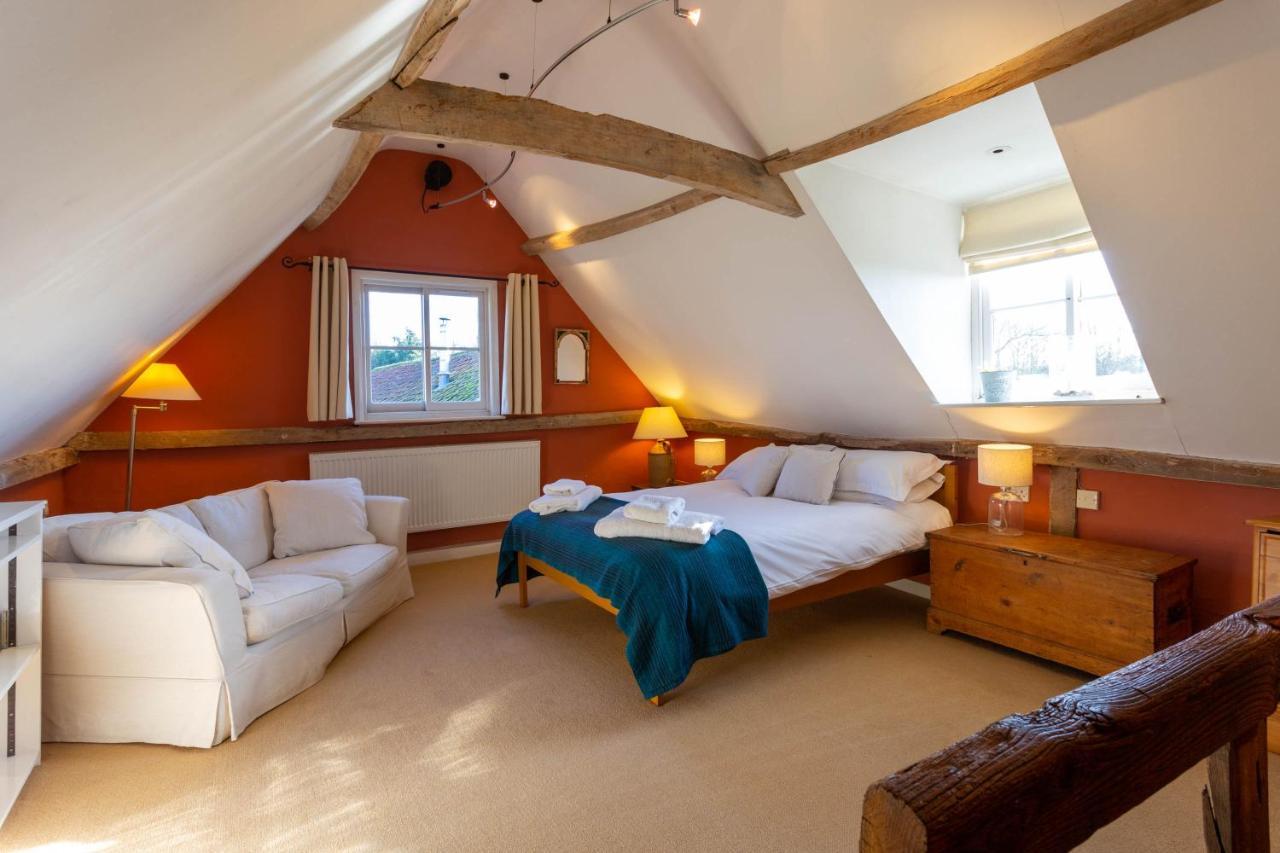 Pounce Hall -Stunning Historic Home In Rural Essex แซฟฟรอนวอลเดน ภายนอก รูปภาพ