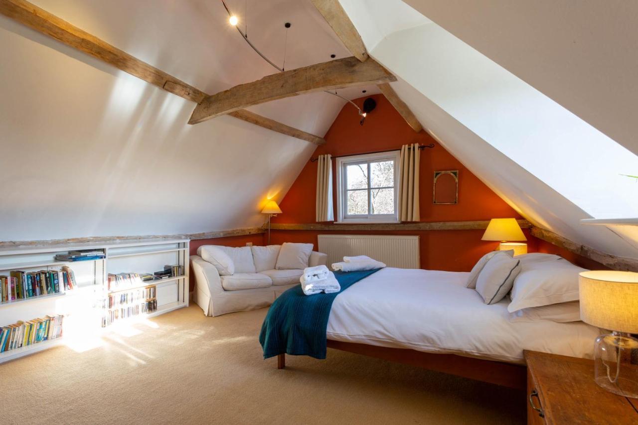 Pounce Hall -Stunning Historic Home In Rural Essex แซฟฟรอนวอลเดน ภายนอก รูปภาพ